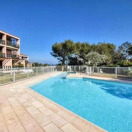 Apartman Avec Piscine A 100 M De La Fréjus