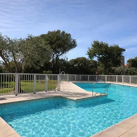 Apartman Avec Piscine A 100 M De La Fréjus