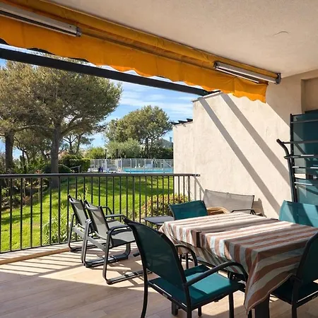Avec Piscine A 100 M De La Fréjus